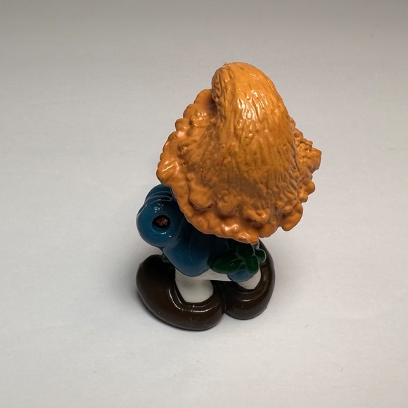 Vintage Farmer Smurf Figurine Rake Straw Hat 1982 Schleich Peyo Hong Kong - Picture 2 of 5